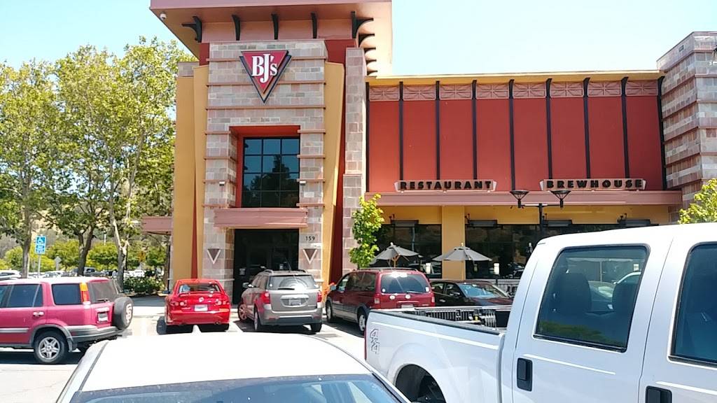BJs Restaurant & Brewhouse | restaurant | 5800 Northgate Mall Suite 159, San Rafael, CA 94903, USA | 4157556250 OR +1 415-755-6250
