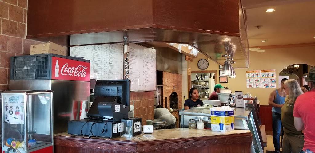 La Capricciosa Pizza | restaurant | 135 3rd St #24, Greenport, NY 11944, USA | 6314771625 OR +1 631-477-1625