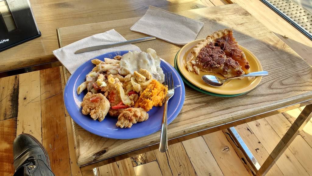 The Oaks Dining Center | restaurant | 705 Ridge St, Bowling Green, OH 43403, USA | 4193722771 OR +1 419-372-2771