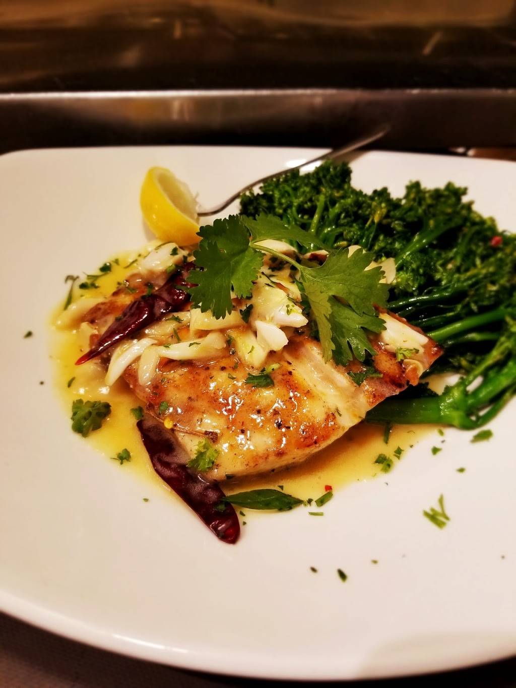 Pappadeaux Seafood Kitchen | restaurant | 2610 International Pkwy, Terminal C, Gate 14, Dallas, TX 75261, USA | 9724250087 OR +1 972-425-0087