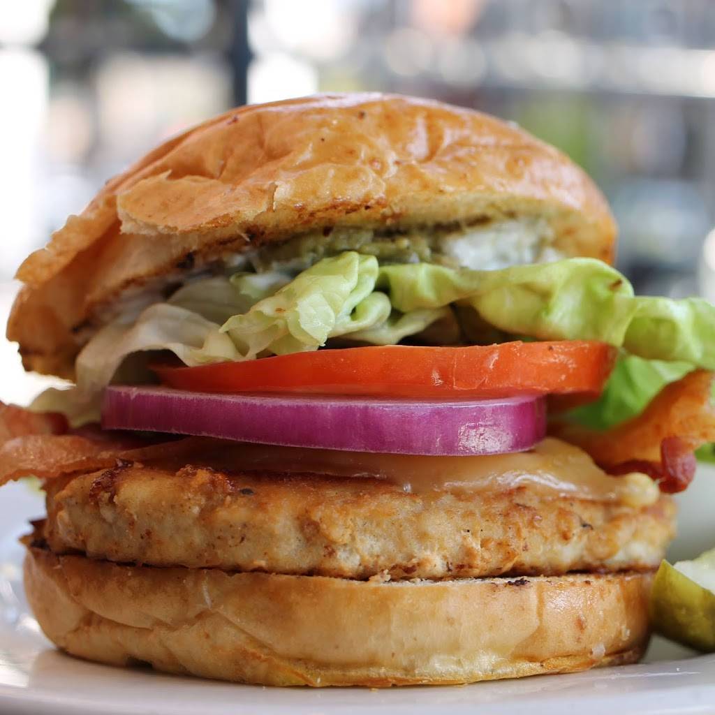 Finn McCools Irish Gastropub | restaurant | 102 E Main St, Newark, DE 19711, USA | 3023697330 OR +1 302-369-7330