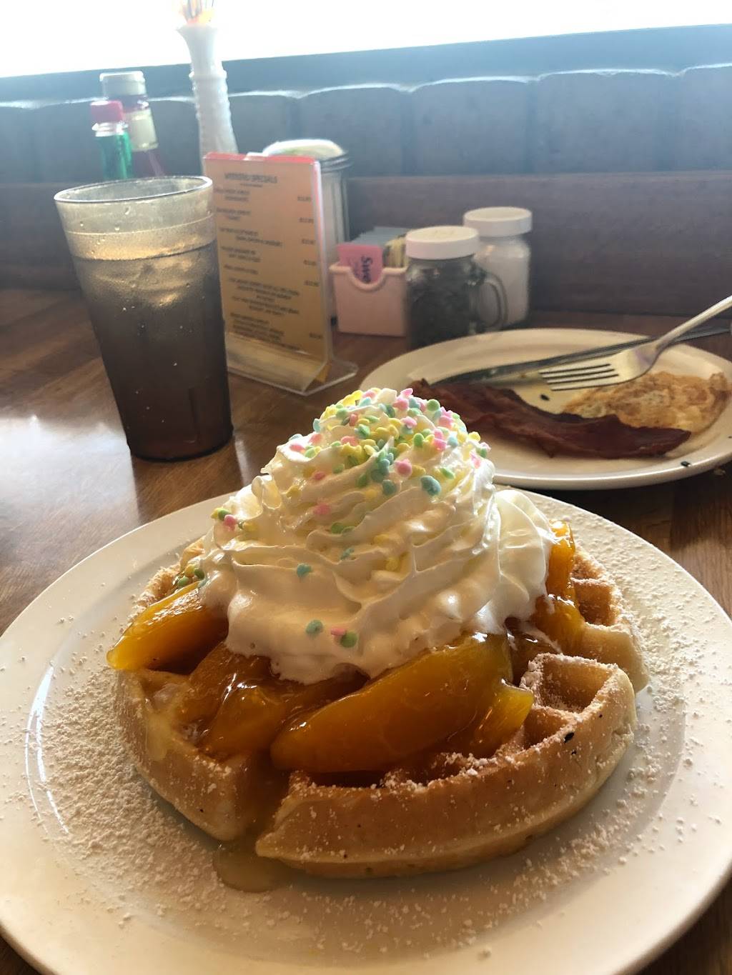 BJs Kountry Kitchen | restaurant | 6700 N Cedar Ave, Fresno, CA 93710, USA | 5592985456 OR +1 559-298-5456