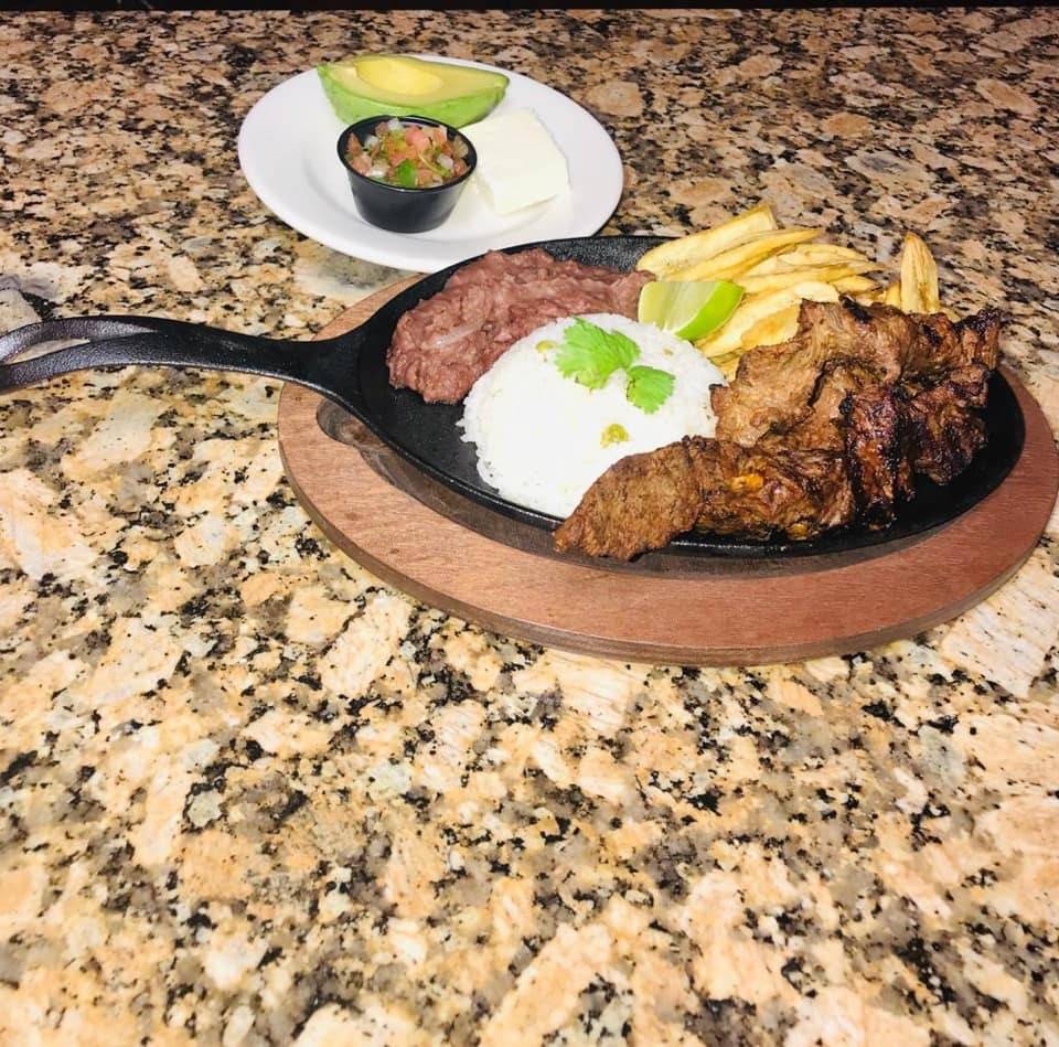 Como En Casa Deli Restaurant | restaurant | 377 B Nassau Rd, Roosevelt, NY 11575, USA | 5162083180 OR +1 516-208-3180