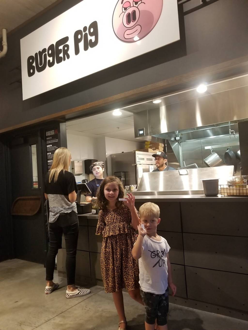 Burger Pig | restaurant | 11 NE 6th St, Oklahoma City, OK 73104, USA | 4052520606 OR +1 405-252-0606