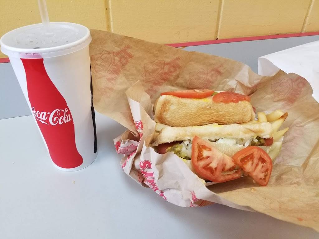 Tommys Red Hots | restaurant | 1574 Bloomingdale Rd, Glendale Heights, IL 60139, USA | 6306689733 OR +1 630-668-9733