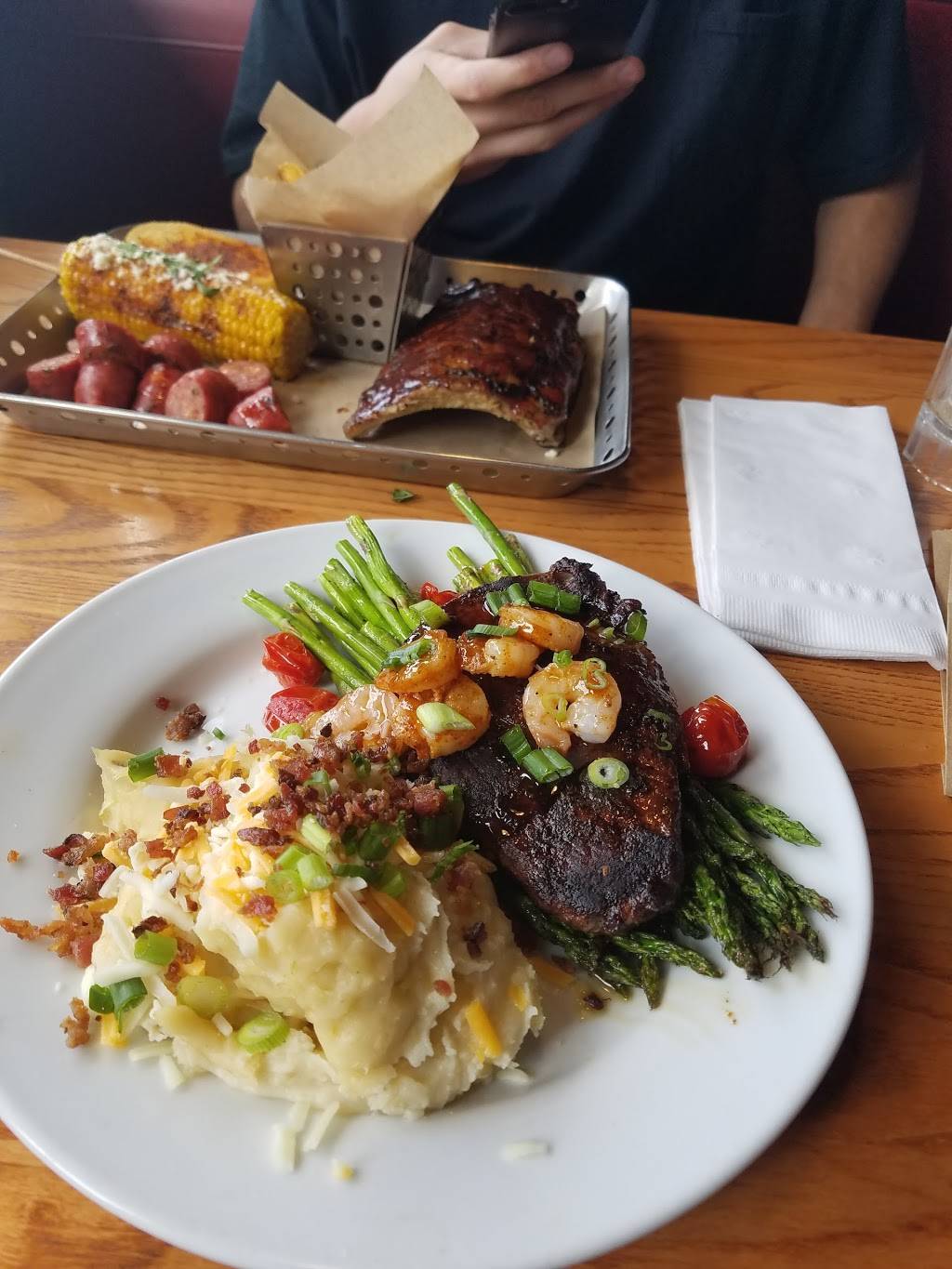 Chilis Grill & Bar | restaurant | 11481 S Twenty Mile Rd, Parker, CO 80134, USA | 7208421936 OR +1 720-842-1936