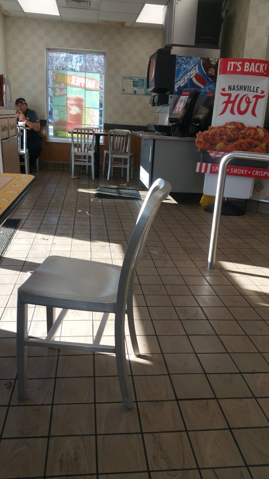 Taco Bell | restaurant | 56 Glen Cove Rd, Greenvale, NY 11548, USA | 5166219445 OR +1 516-621-9445