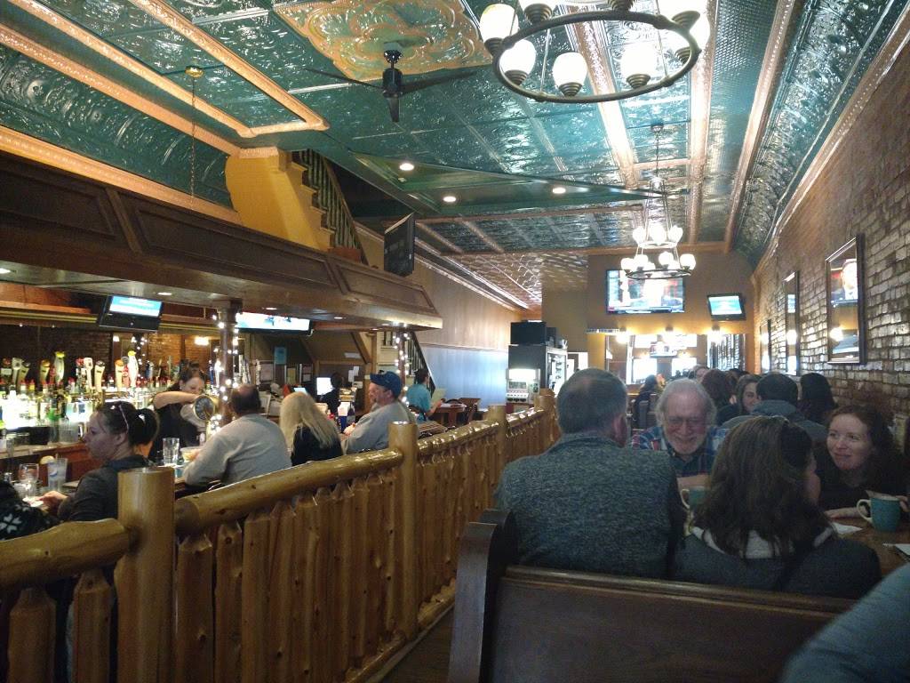 Hunt Club of Hillsdale | restaurant | 24 N Howell St, Hillsdale, MI 49242, USA | 5174377356 OR +1 517-437-7356