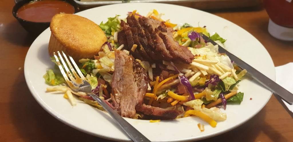 Famous Daves Bar-B-Que | restaurant | 15725 E Briarwood Cir, Aurora, CO 80016, USA | 3033966227 OR +1 303-396-6227