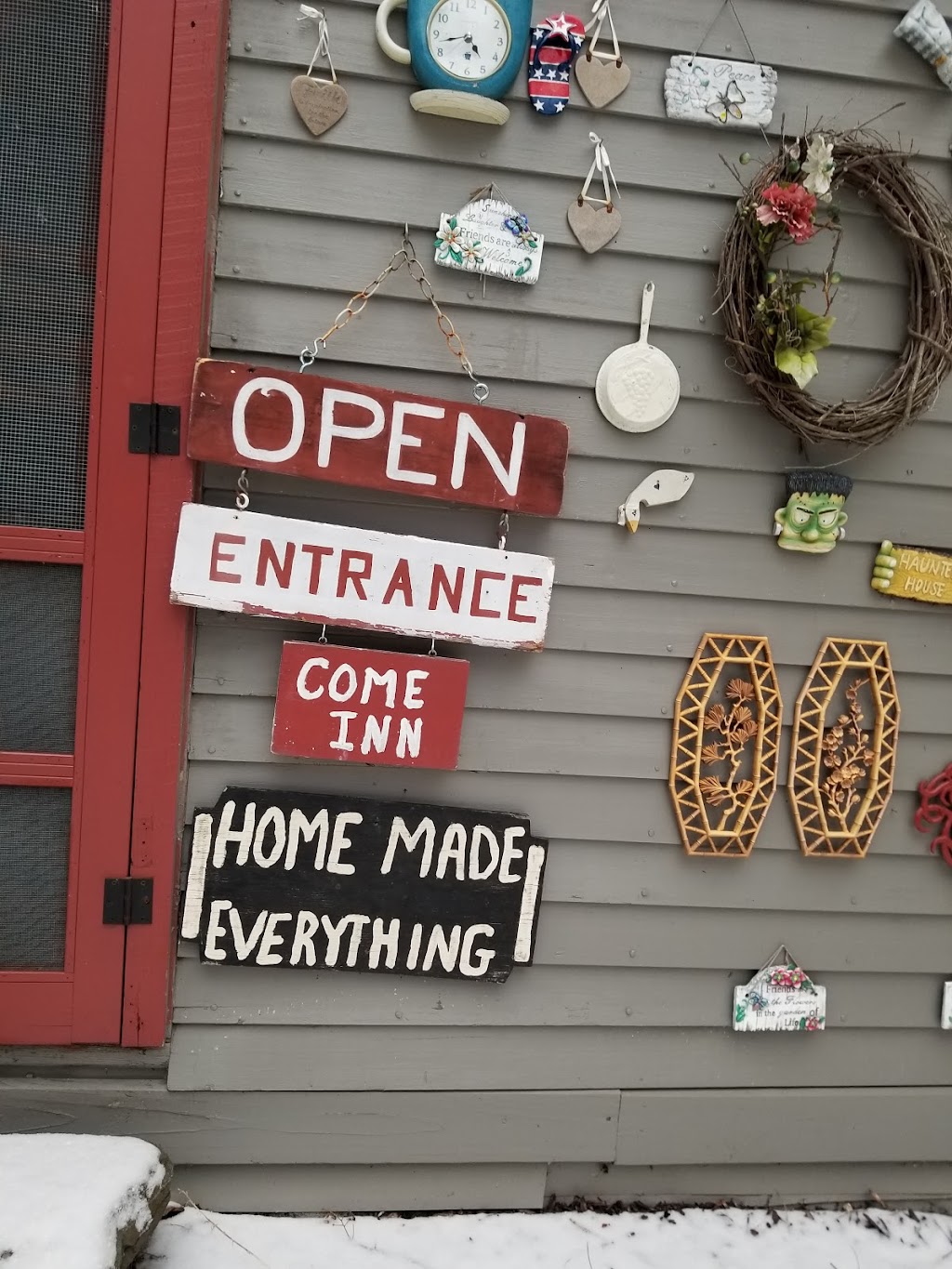 New Boston Inn | restaurant | 101 N Main St, Sandisfield, MA 01255, USA | 4132584477 OR +1 413-258-4477