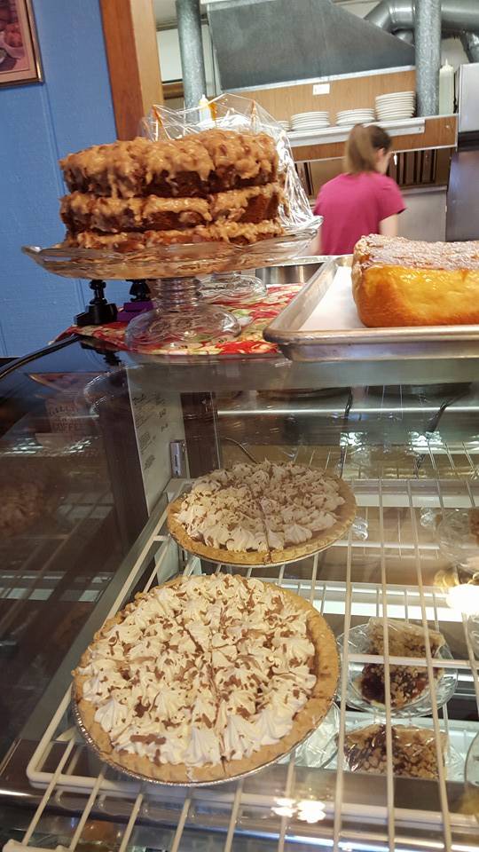 Bettys Pantry Restaurant & Catering | restaurant | 102 Main St E West, Ottertail, MN 56571, USA | 2183673088 OR +1 218-367-3088