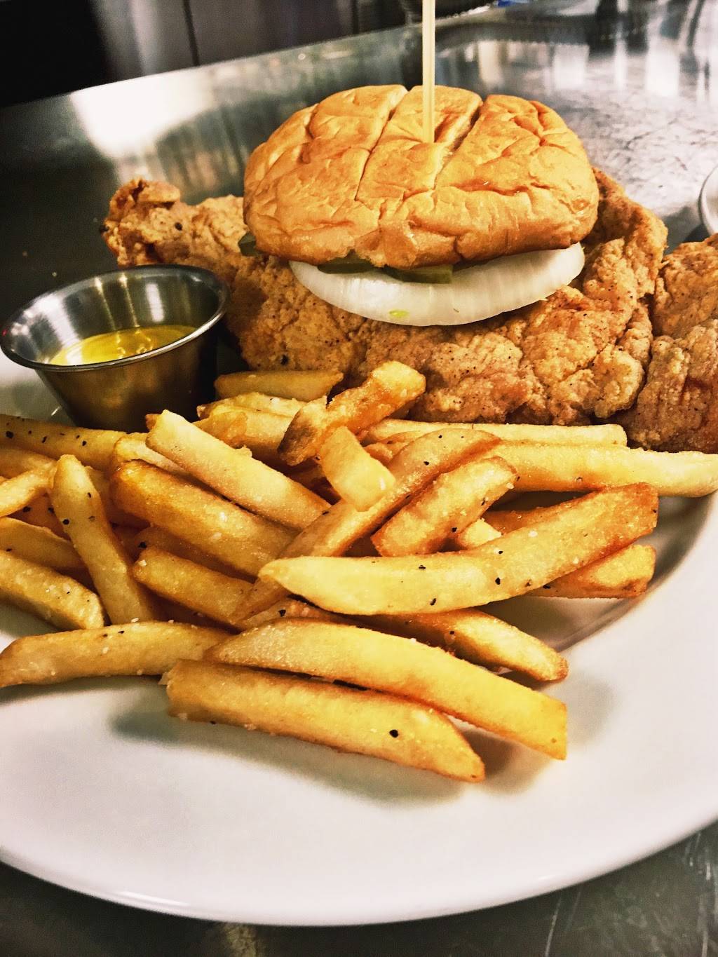 Commanders Grill | restaurant | 118 W Locust St, Boonville, IN 47601, USA | 8127150055 OR +1 812-715-0055