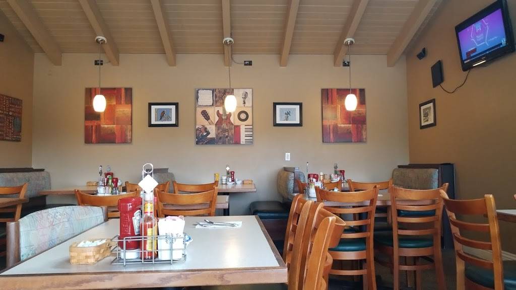 Kathy Mays Lakeview Cafe | cafe | 6622 Lakeview Dr, Huntington Beach, CA 92648, USA | 7148427700 OR +1 714-842-7700