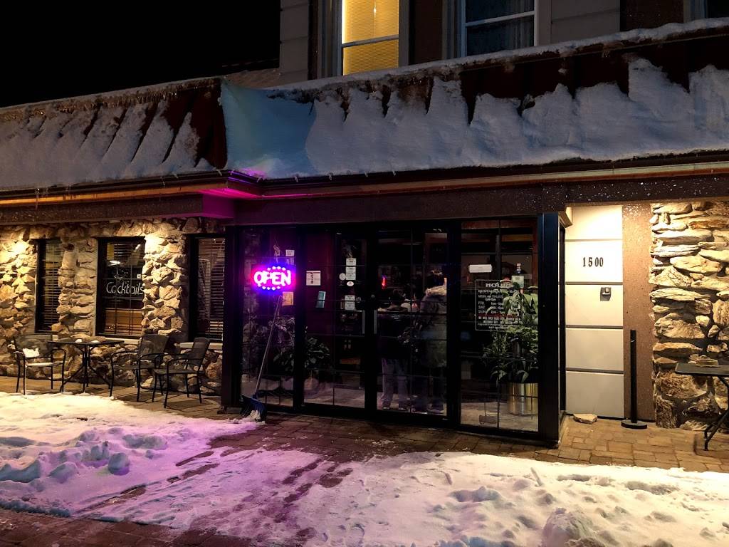 Johnnys Chophouse | restaurant | 1500 Main St, Antioch, IL 60002, USA | 8478382015 OR +1 847-838-2015