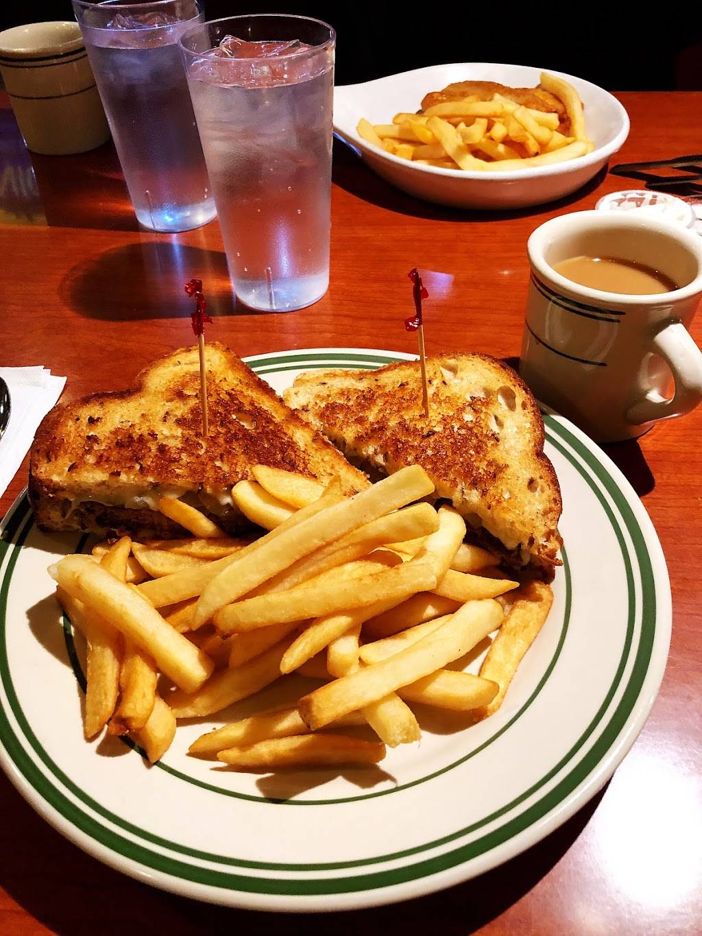 Top Deck | restaurant | 38 E 2nd St, Reno, NV 89501, USA | 7753231046 OR +1 775-323-1046