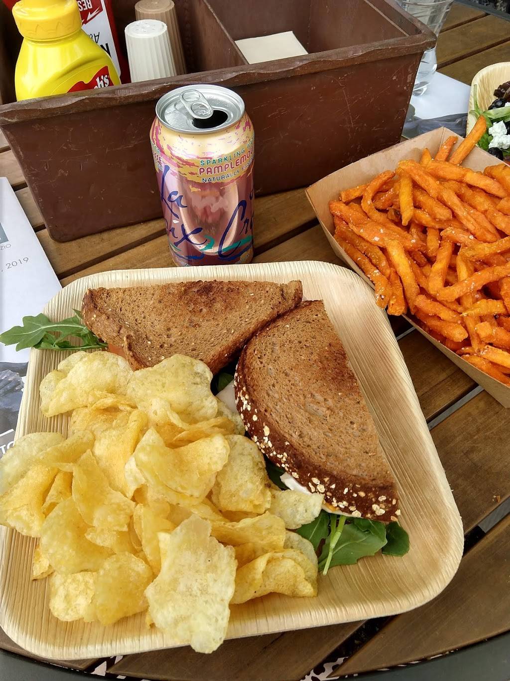 Hive Garden Bistro | restaurant | 1007 York St, Denver, CO 80206, USA | 7208653500 OR +1 720-865-3500