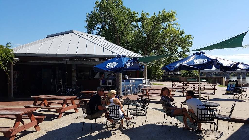 Elwoods | restaurant | 1924 Riverside Dr, Tulsa, OK 74119, USA | 9189499090 OR +1 918-949-9090