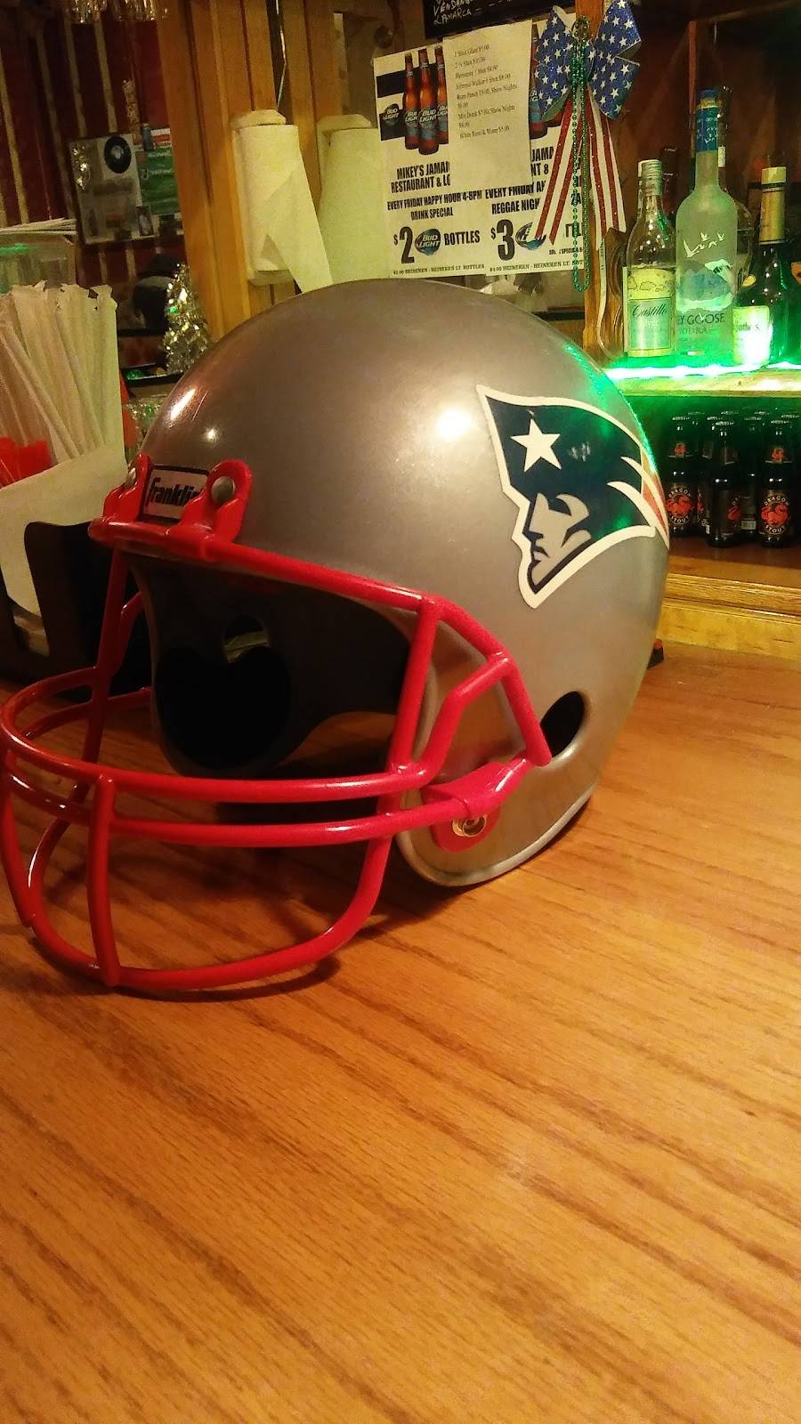 Mikeys Jamaican Restaurant & Pub | restaurant | 736 E Main St, Waterbury, CT 06702, USA | 2037558112 OR +1 203-755-8112