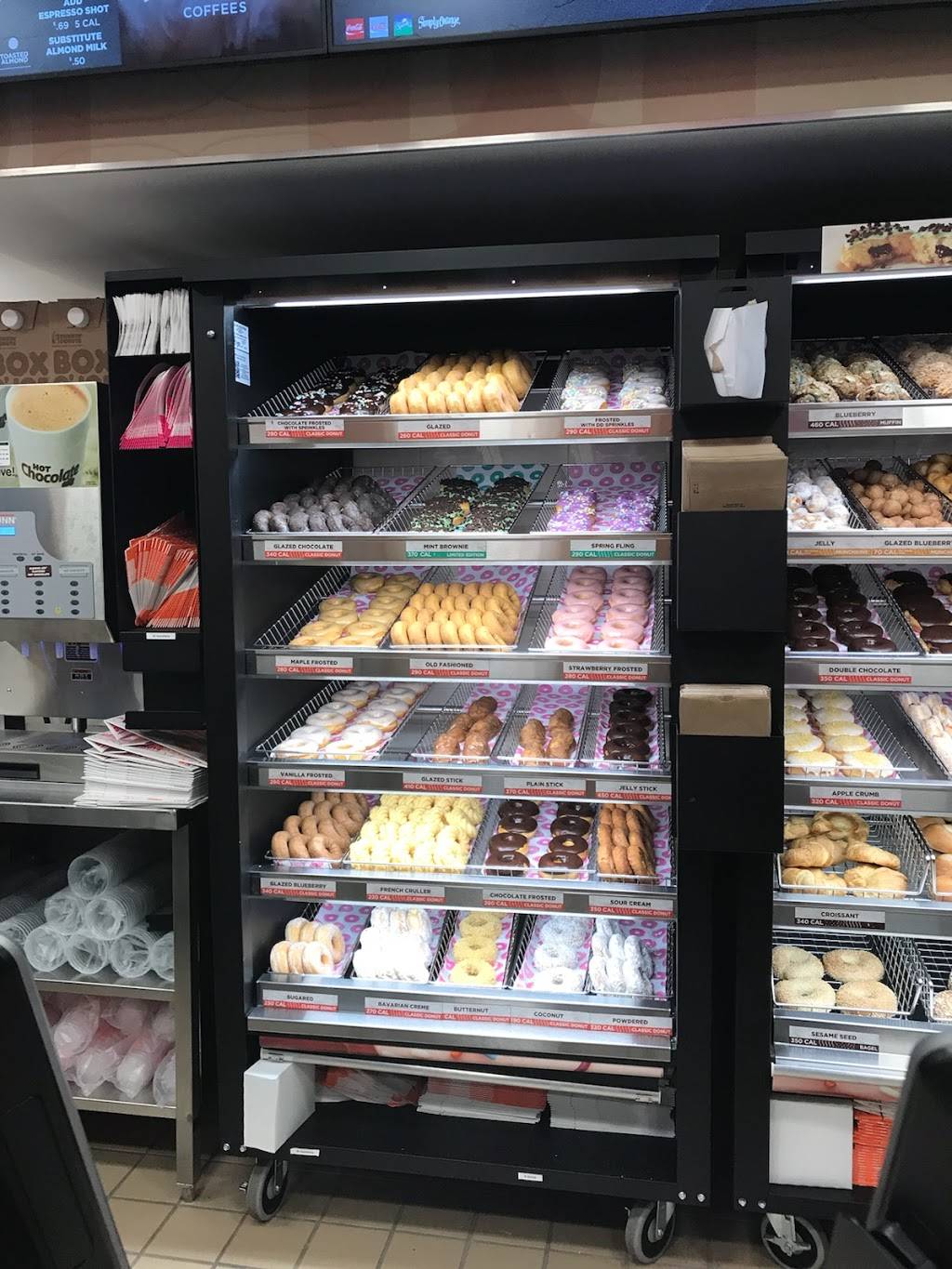 Dunkin | bakery | 5611 Six Mile Commercial Ct, Fort Myers, FL 33912, USA | 2392458568 OR +1 239-245-8568