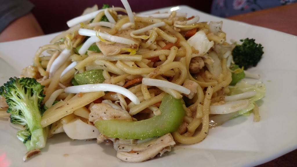 Hong Thai | restaurant | 11628 Fountains Dr, Maple Grove, MN 55369, USA | 7637033410 OR +1 763-703-3410