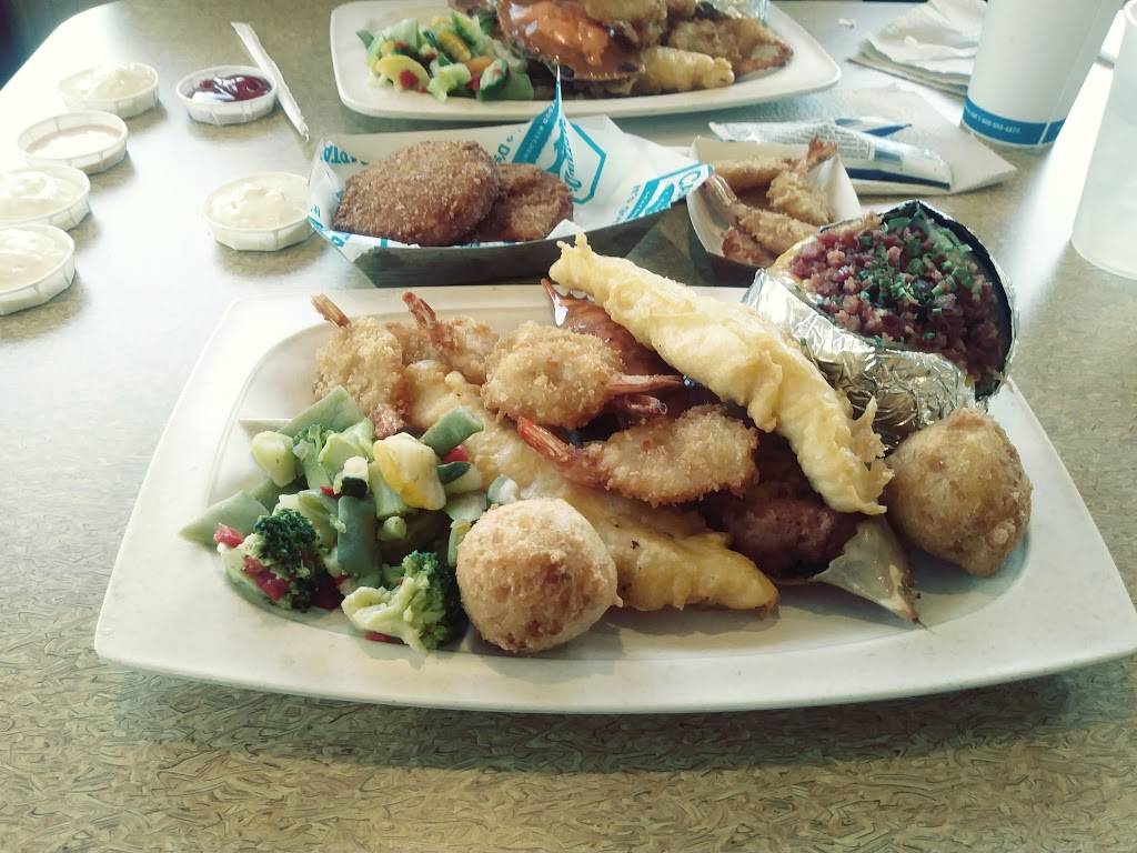 Captain Ds | restaurant | 5514 N Jim Miller Rd, Dallas, TX 75228, USA | 2143817795 OR +1 214-381-7795