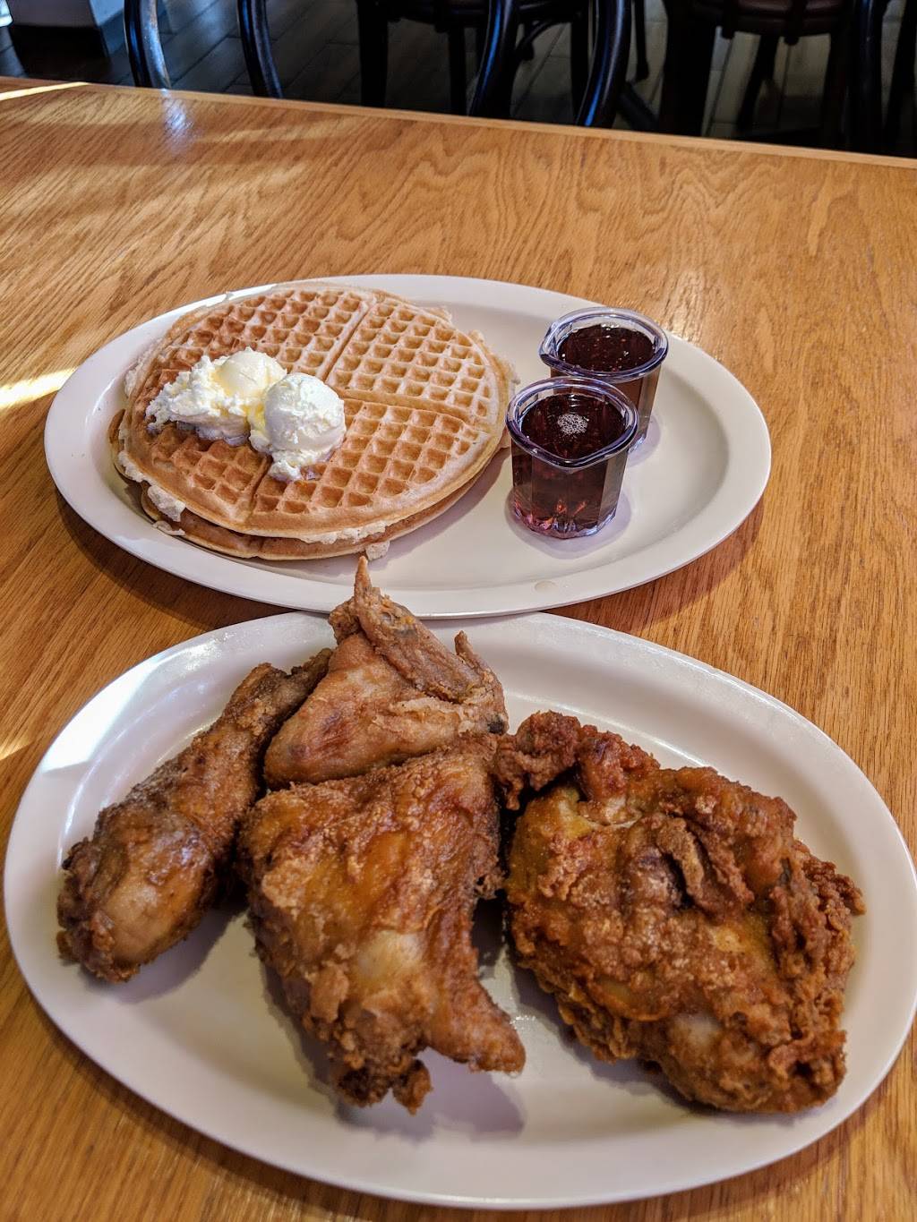 Roscoes House of Chicken and Waffles | restaurant | 2110 S Harbor Blvd, Anaheim, CA 92802, USA | 7148234130 OR +1 714-823-4130