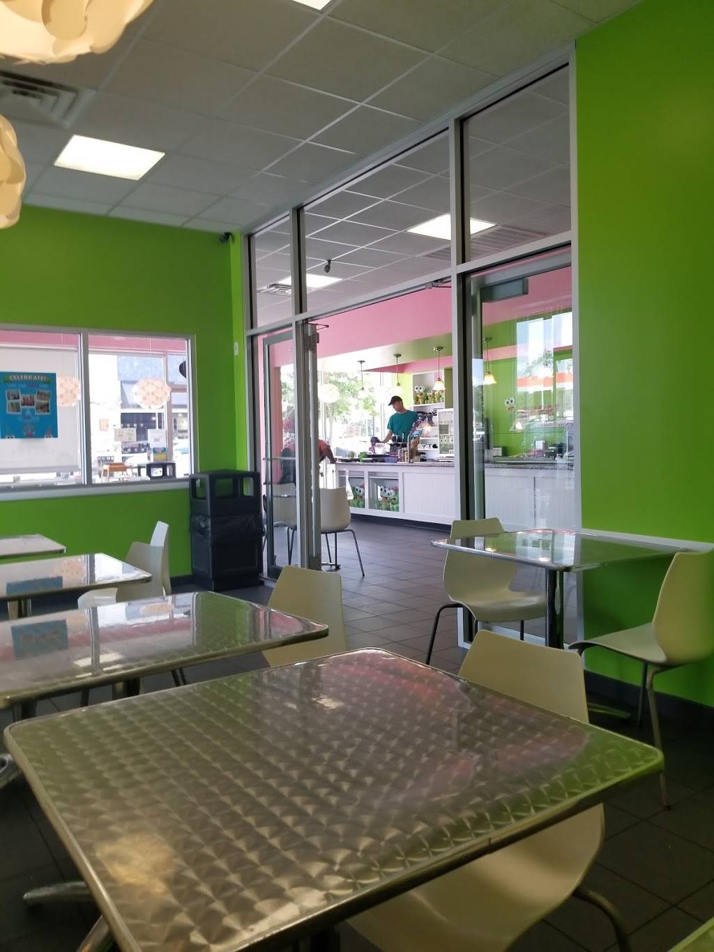 sweetFrog Houston TX - Oak Forest | restaurant | 1214 W 43rd St #1200, Houston, TX 77018, USA | 7136803764 OR +1 713-680-3764