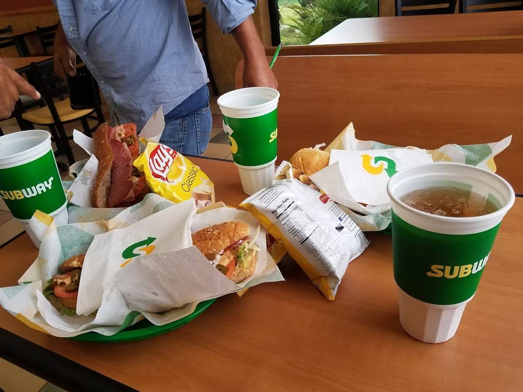 Subway Restaurants | restaurant | Timberwood Center, 25020 Blanco Rd Suite 100, San Antonio, TX 78260, USA | 2104819100 OR +1 210-481-9100