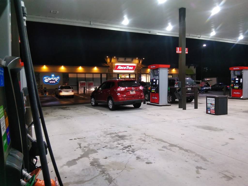 RaceTrac | bakery | 5985 W Irlo Bronson Memorial Hwy, Kissimmee, FL 34747, USA | 4073962271 OR +1 407-396-2271