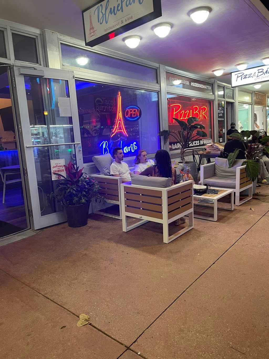 Blue Paris Restaurant & Bar | restaurant | 1629 Collins Ave, Miami Beach, FL 33139, USA | 7865367255 OR +1 786-536-7255