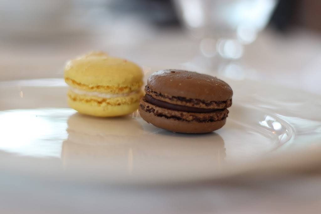 Breakwater Fine Dining | restaurant | 15 Stavebank Rd S, Mississauga, ON L5G 2T2, Canada | 9058916225 OR +1 905-891-6225