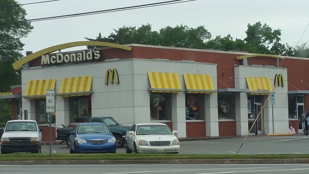 McDonalds | cafe | 402 S Poplar St, Elizabethtown, NC 28337, USA | 9108622648 OR +1 910-862-2648