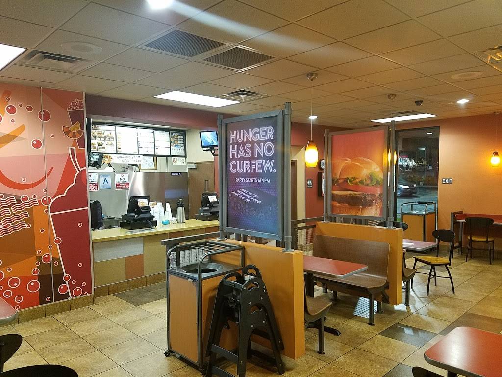 Jack in the Box | restaurant | 1876 N Riverside Ave, Rialto, CA 92376, USA | 9098200557 OR +1 909-820-0557