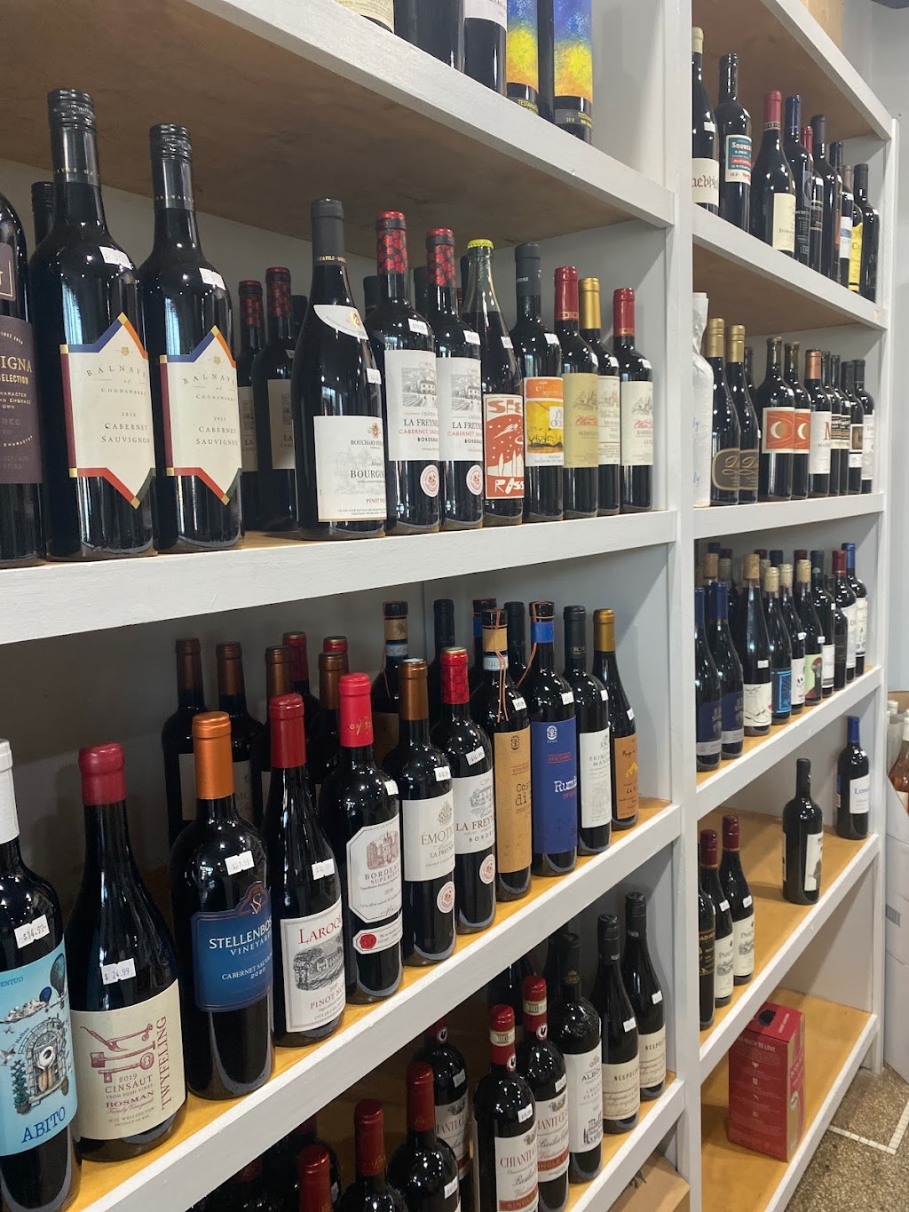 Metropolitan Variety Store | restaurant | 8047 Agnes St, Detroit, MI 48214, USA | 3134475418 OR +1 313-447-5418