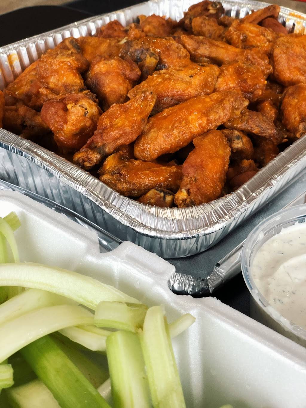 Chucks Wings | restaurant | 4592 S Broad St, Hamilton Township, NJ 08620, USA | 6095852555 OR +1 609-585-2555