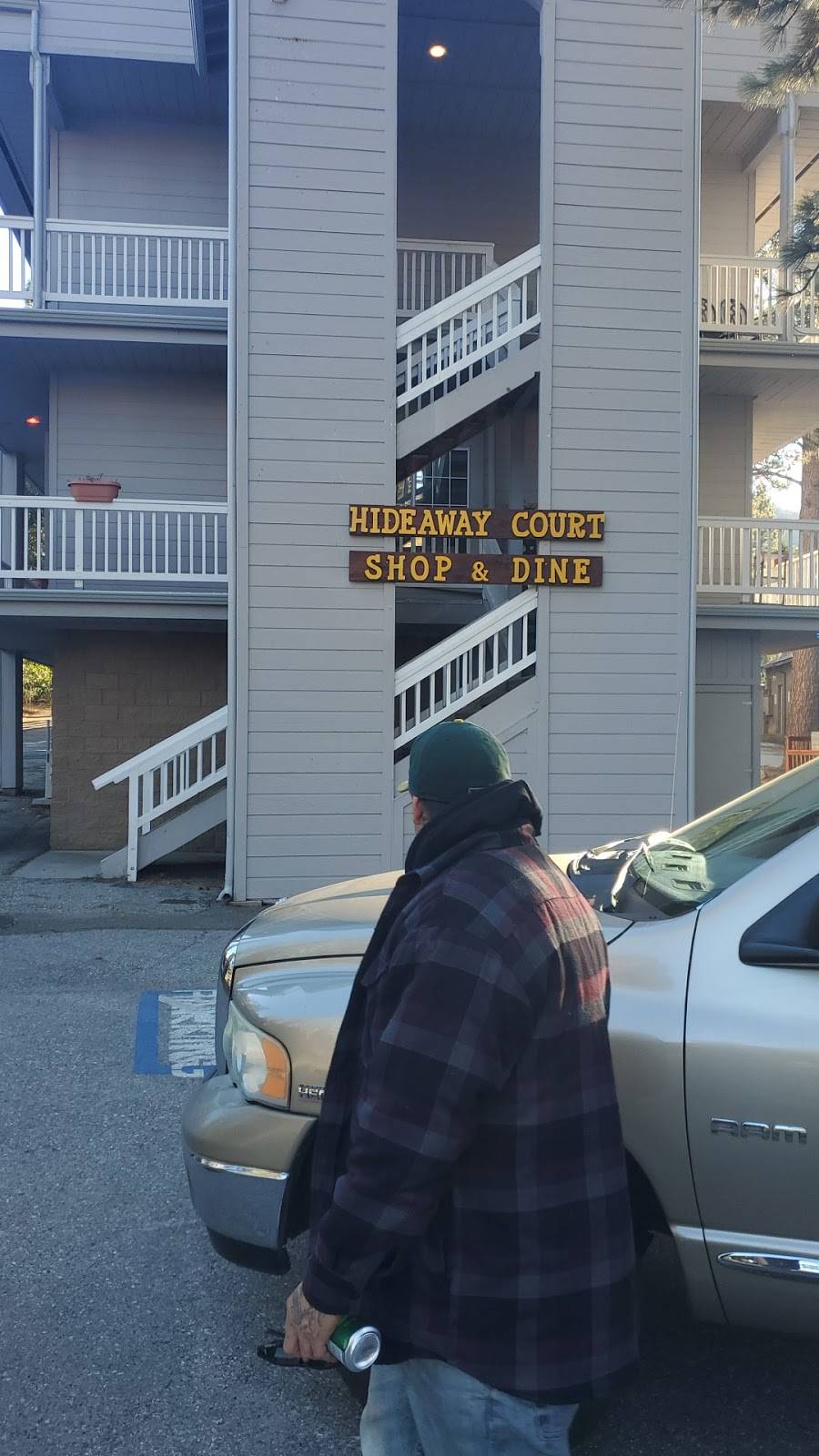 Hideaway | restaurant | 16241 Askin Dr, Pine Mountain Club, CA 93222, USA | 6612420002 OR +1 661-242-0002