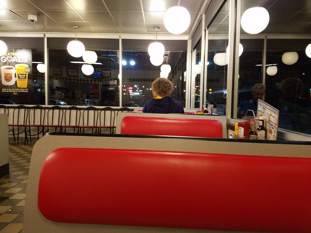 Waffle House | meal takeaway | 465 Gordonsville Hwy, Gordonsville, TN 38563, USA | 6156838615 OR +1 615-683-8615