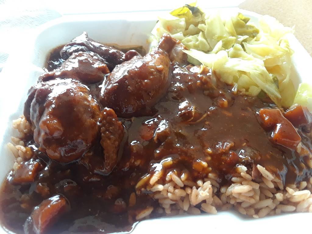 Golden Krust Caribbean Restaurant | bakery | 440 E McCullough Dr Suite 126, Charlotte, NC 28262, USA | 7045490555 OR +1 704-549-0555