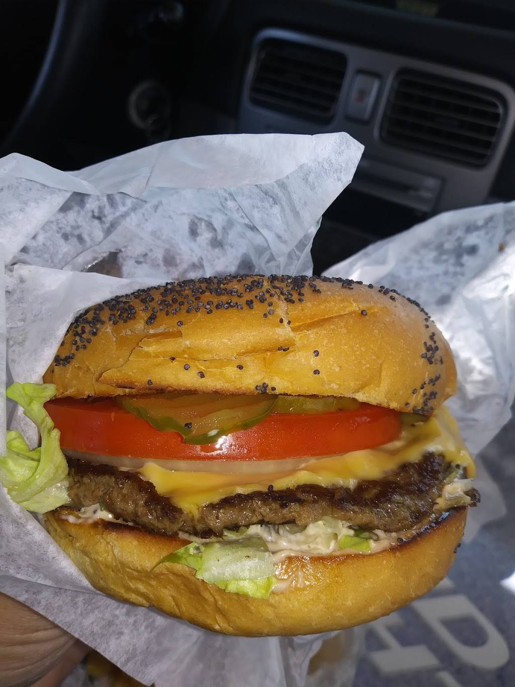 Kellers Drive-In | restaurant | 10554 Harry Hines Blvd, Dallas, TX 75220, USA | 2143573572 OR +1 214-357-3572