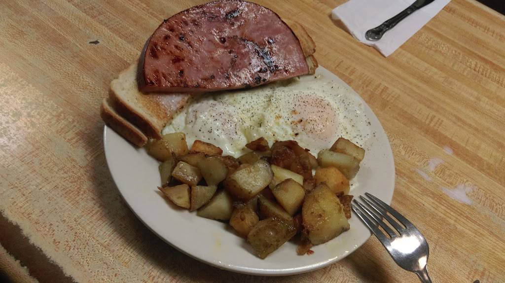 Toms Place | restaurant | 55 Main St, Meriden, CT 06451, USA | 2032389029 OR +1 203-238-9029