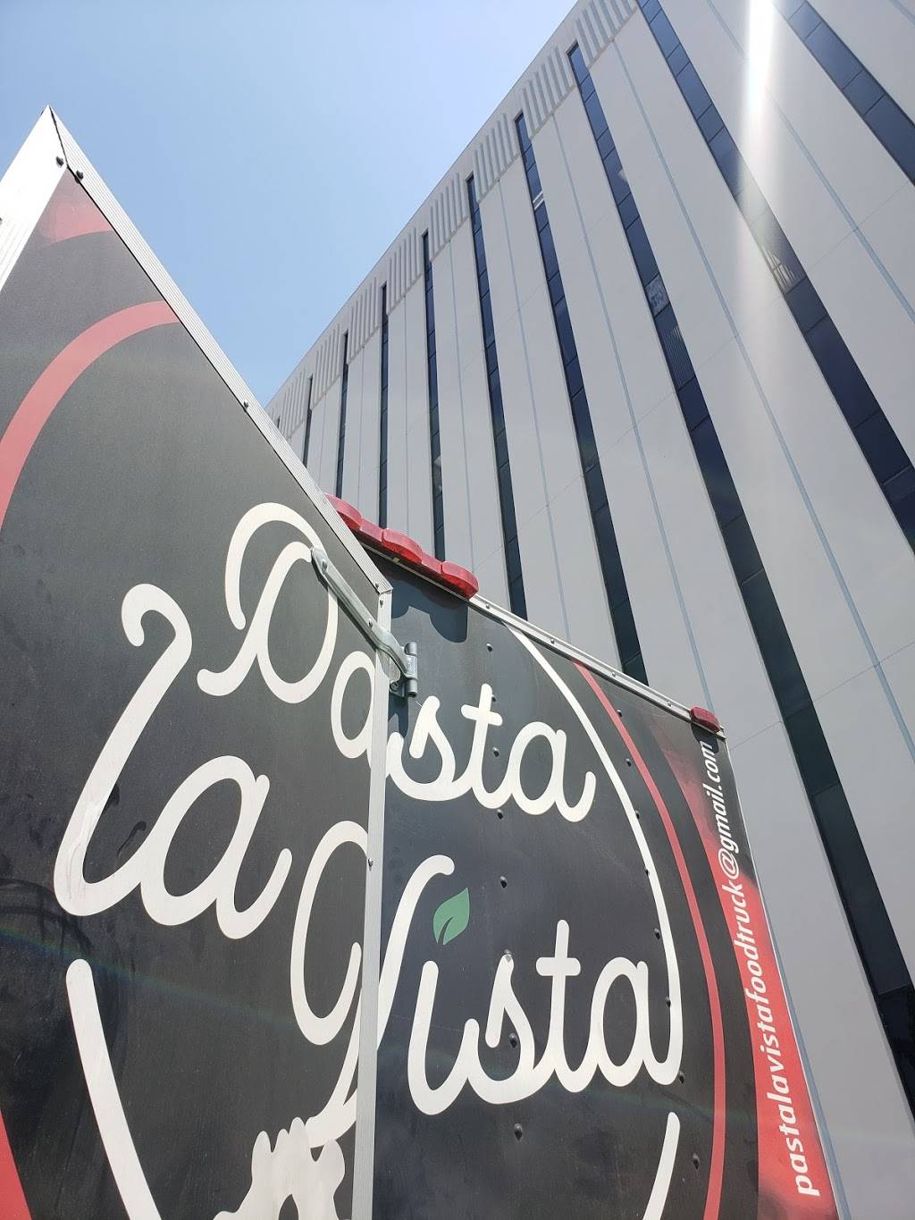 SouthPark Eats Alternative | restaurant | 5950 Fairview Rd, Charlotte, NC 28210, USA | 7042954037 OR +1 704-295-4037