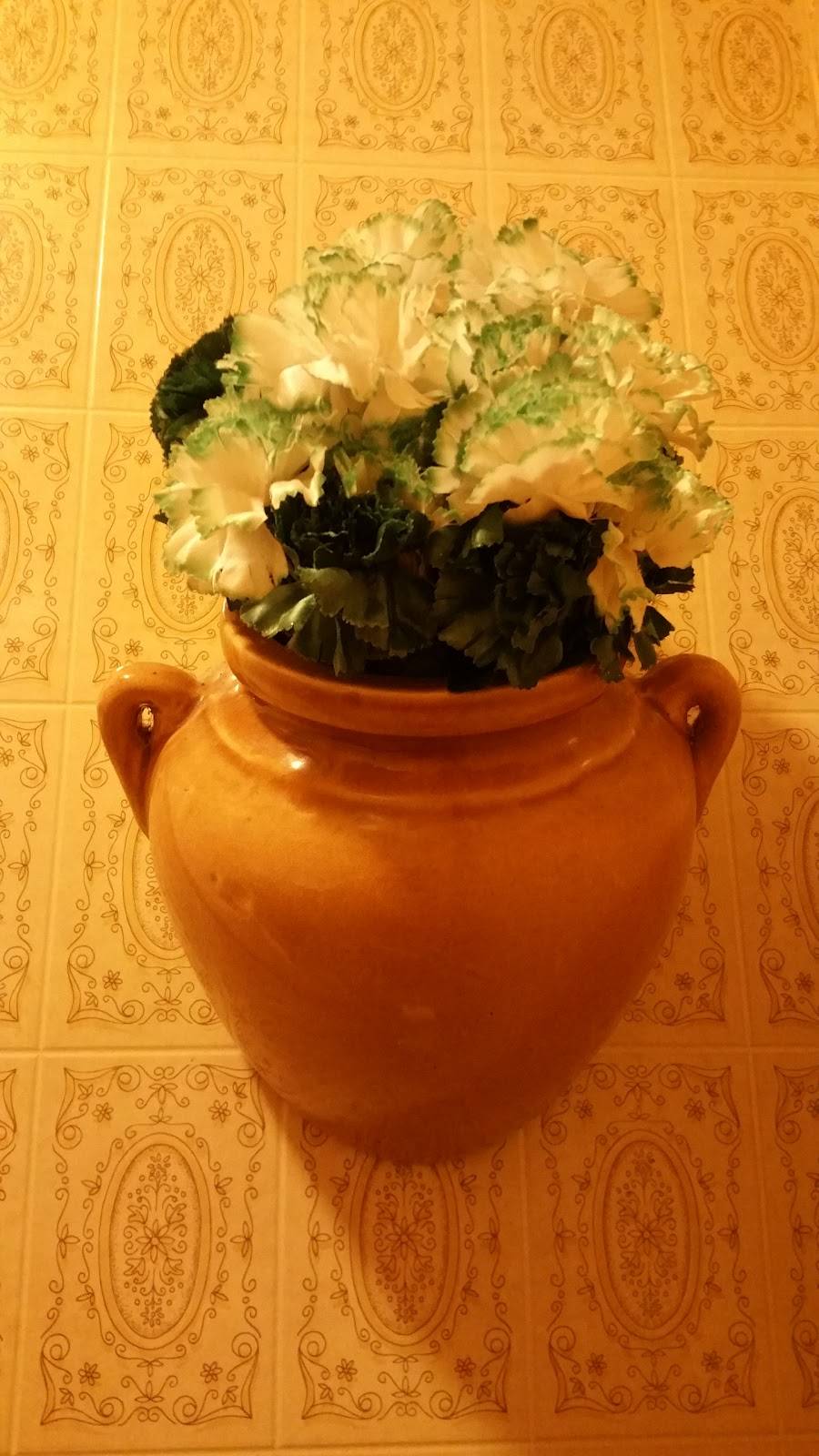 Inbetween Cafe | restaurant | 56 English Plaza, Red Bank, NJ 07701, USA | 7327419684 OR +1 732-741-9684