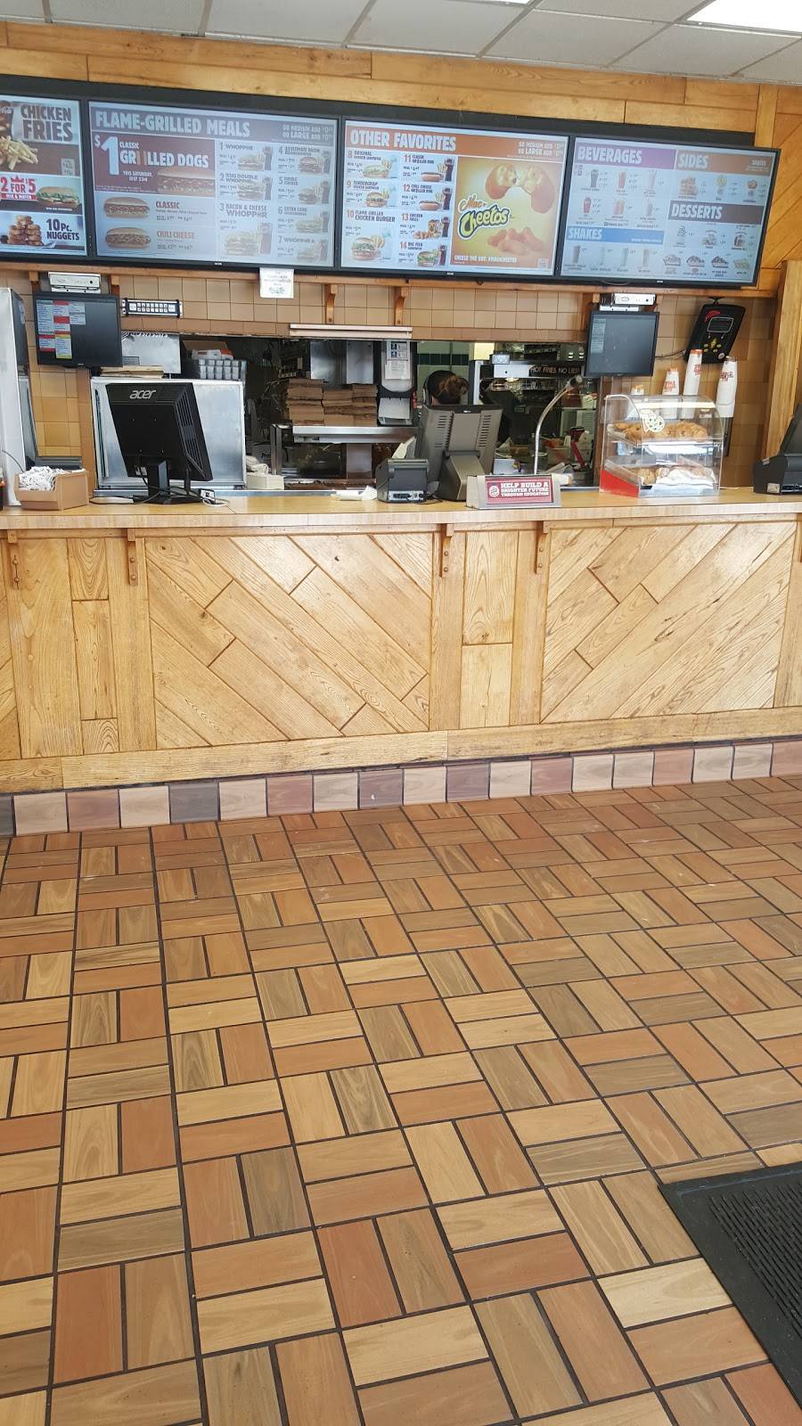 Burger King | restaurant | 6261 N Lincoln Ave, Chicago, IL 60659, USA | 7735881976 OR +1 773-588-1976