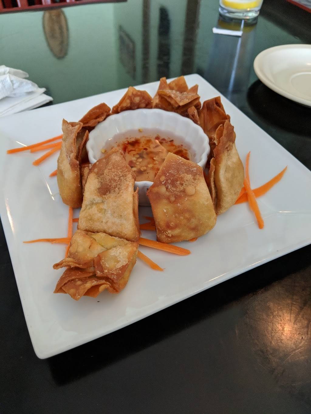 Gah Bua Kham Thai Restaurant | restaurant | 2270 Executive Dr, Hampton, VA 23666, USA | 7578380341 OR +1 757-838-0341