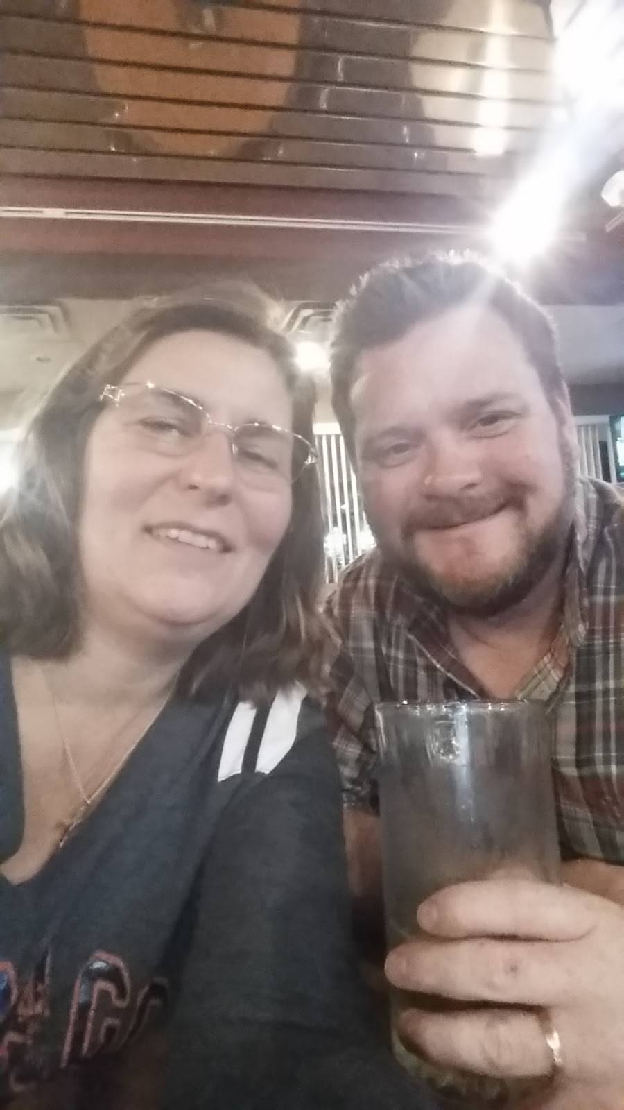 Fat Willys Family Sports Grill | restaurant | 2250 S Buttercup, Mesa, AZ 85209, USA | 4803540202 OR +1 480-354-0202