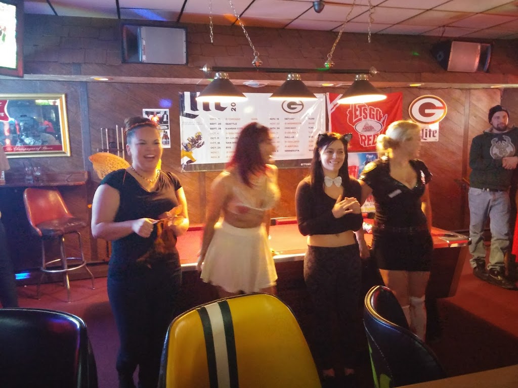 Sly Fox | restaurant | 1401 S 38th St, Milwaukee, WI 53215, USA | 4142319156 OR +1 414-231-9156