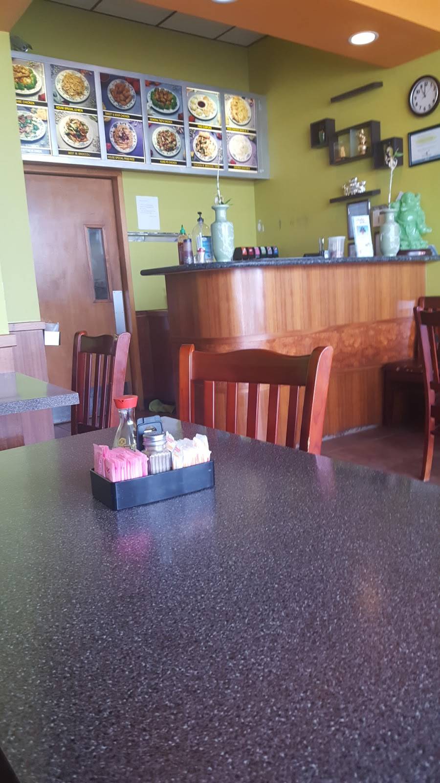 Golden China | restaurant | 10927 Louetta Rd #210, Houston, TX 77070, USA | 2816558889 OR +1 281-655-8889