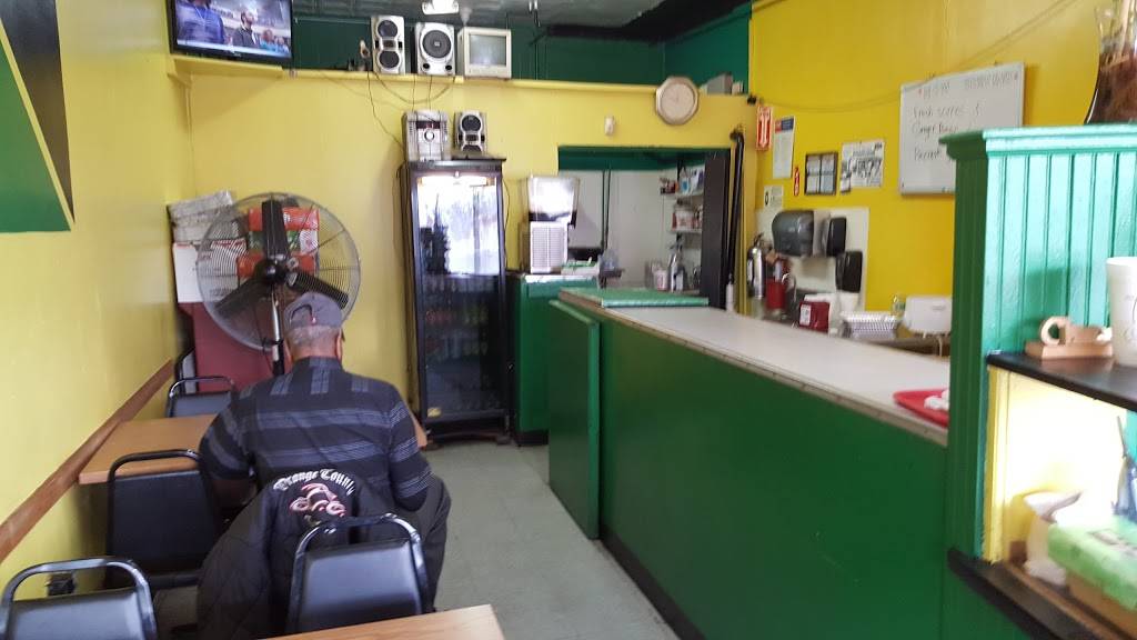 Claires Korner | restaurant | 1827 Emerson St, Evanston, IL 60201, USA | 8473287650 OR +1 847-328-7650