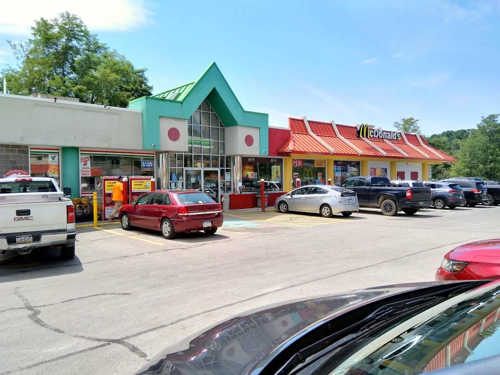 McDonalds | cafe | 3612 PA-31, Donegal, PA 15628, USA | 7245935500 OR +1 724-593-5500