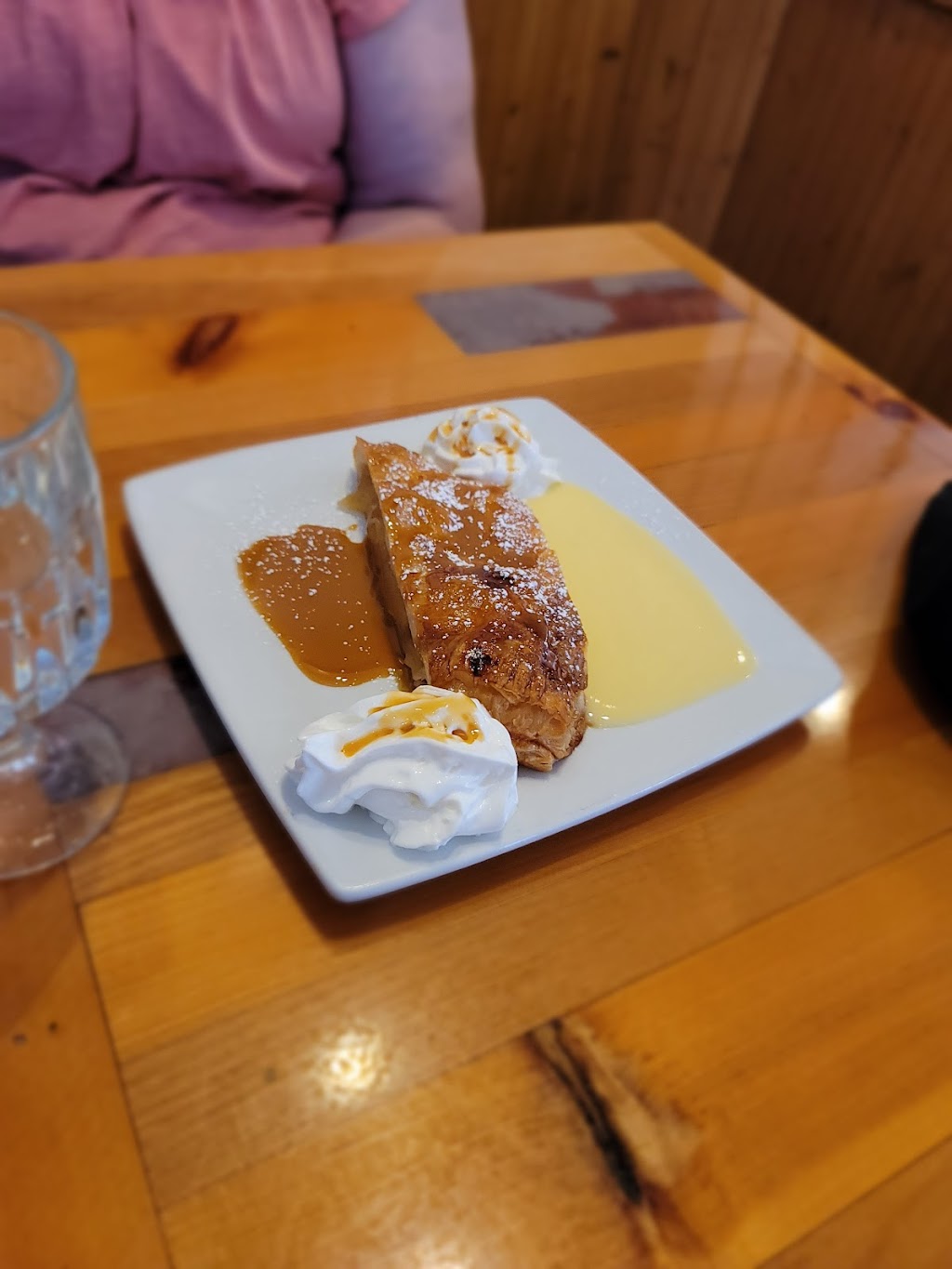 J J Hills Fresh Grill Restaurant in Leavenworth | restaurant | 505 US-2, Leavenworth, WA 98826, USA | 5095487000 OR +1 509-548-7000